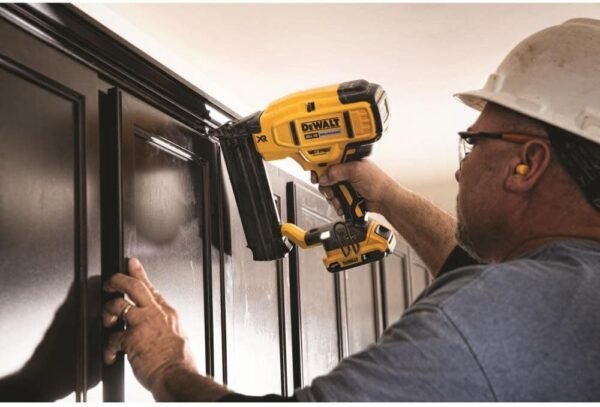 6143oF5MQDL._AC_SL1000_ DEWALT DCN680B Cordless Brad Nailer Review Powerful Tool for Precise DIY Projects
