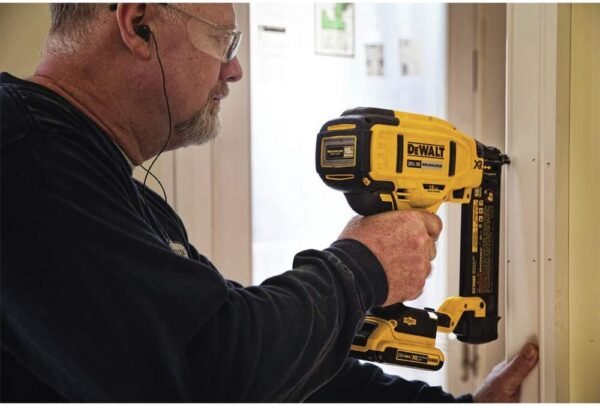 DEWALT 20V MAX Cordless Brad Nailer Kit DCN680D1 review for DIY enthusiasts