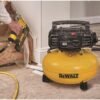 61WSMO3yCL._AC_SL1000_ DEWALT Pancake Air Compressor DWFP55126 review powerful and portable 6-gallon tank