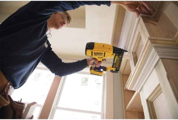 DEWALT 20V MAX Cordless Brad Nailer Kit DCN680D1 review for DIY enthusiasts
