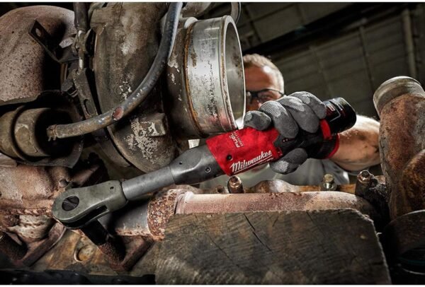 Milwaukee M12 Fuel 3/8 Extended Ratchet review powerful tool for tight spaces