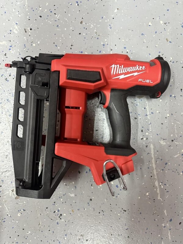 Milwaukee M18 FUEL 16-Gauge Straight Finish Nailer review for professional carpenters